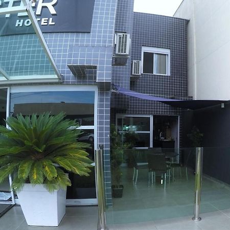 Hollyster Hotel 삐냐이스 외부 사진