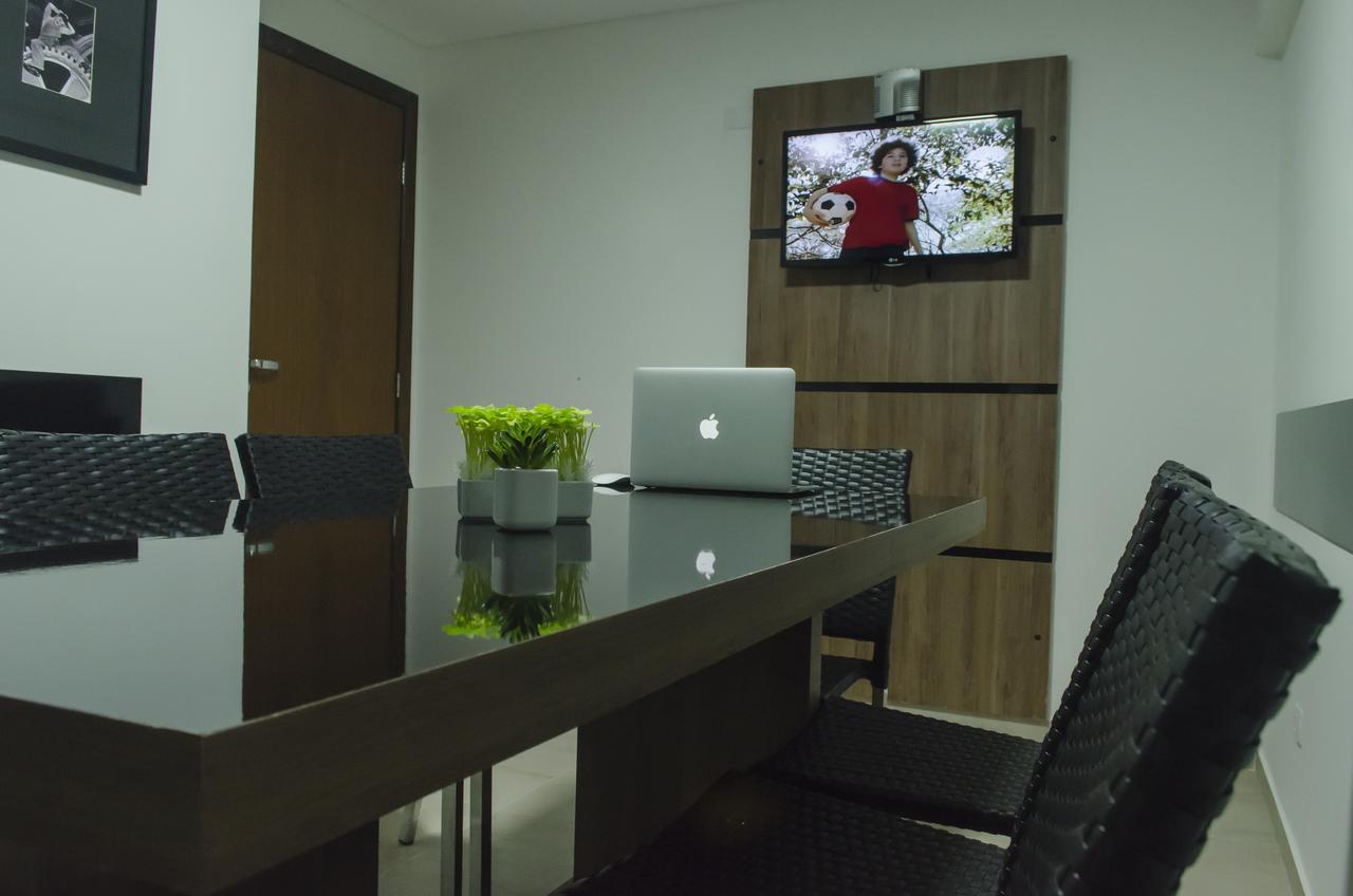 Hollyster Hotel 삐냐이스 외부 사진