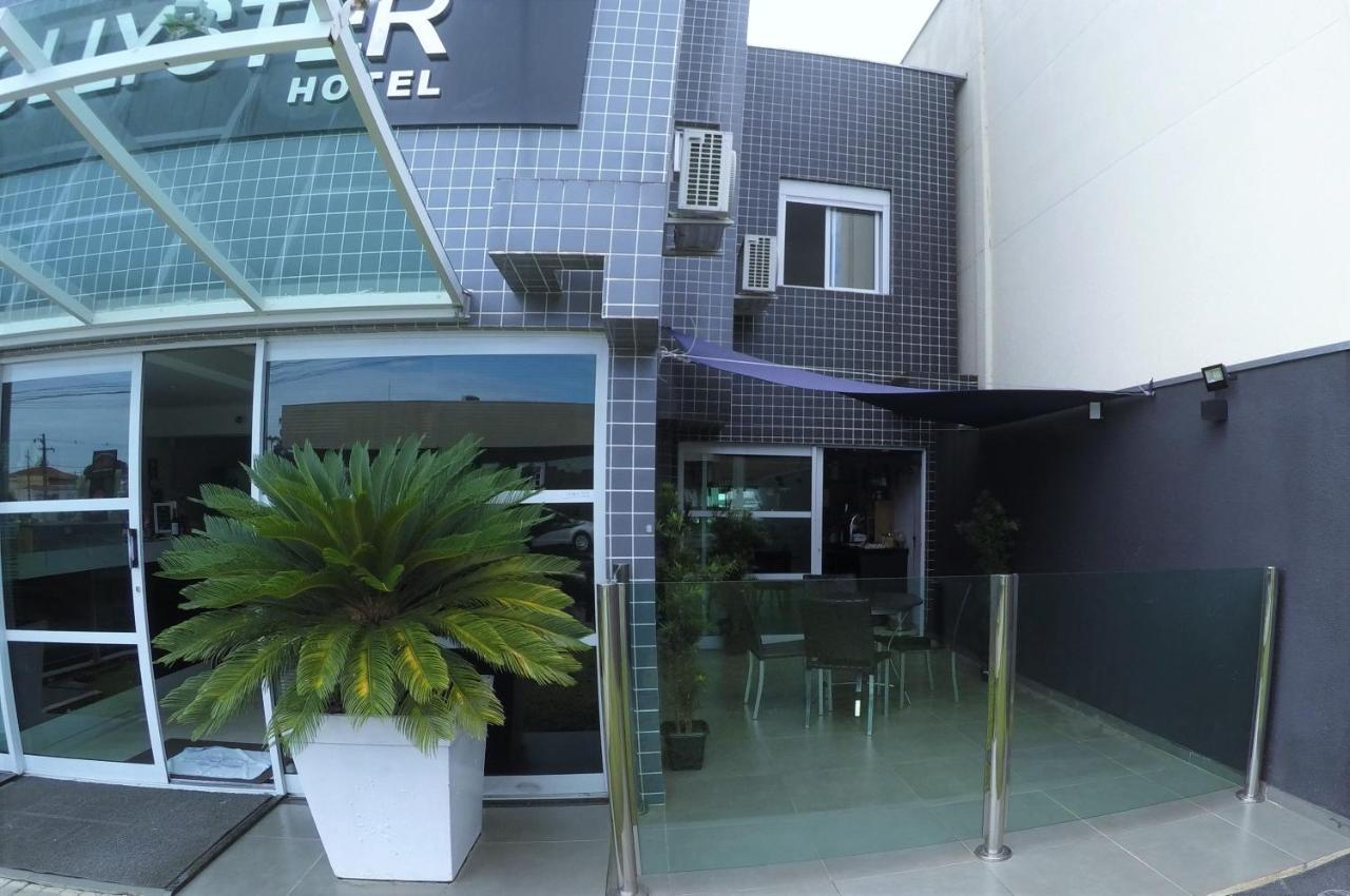 Hollyster Hotel 삐냐이스 외부 사진